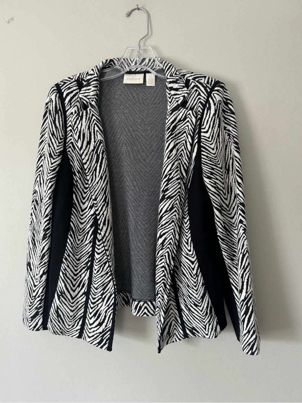 Chico's Zebra Print Blazer Jacket Black White Textured Jacquard Size 0 Small